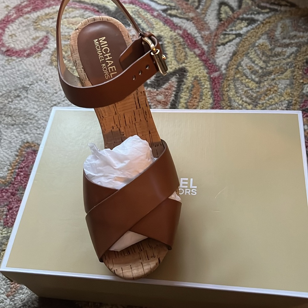 Michael Kors platforms never worn. - Picture 3 of 4